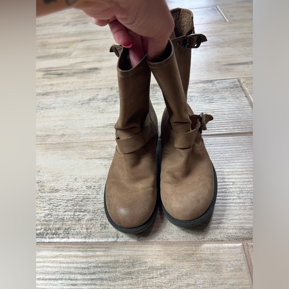 Frye  Little Girl’s Gali Boot Brown Leather Size 2 - Picture 2 of 9